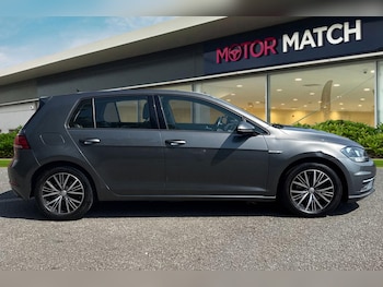 Used Volkswagen Golf 2019 for sale - 79175049: Photo
