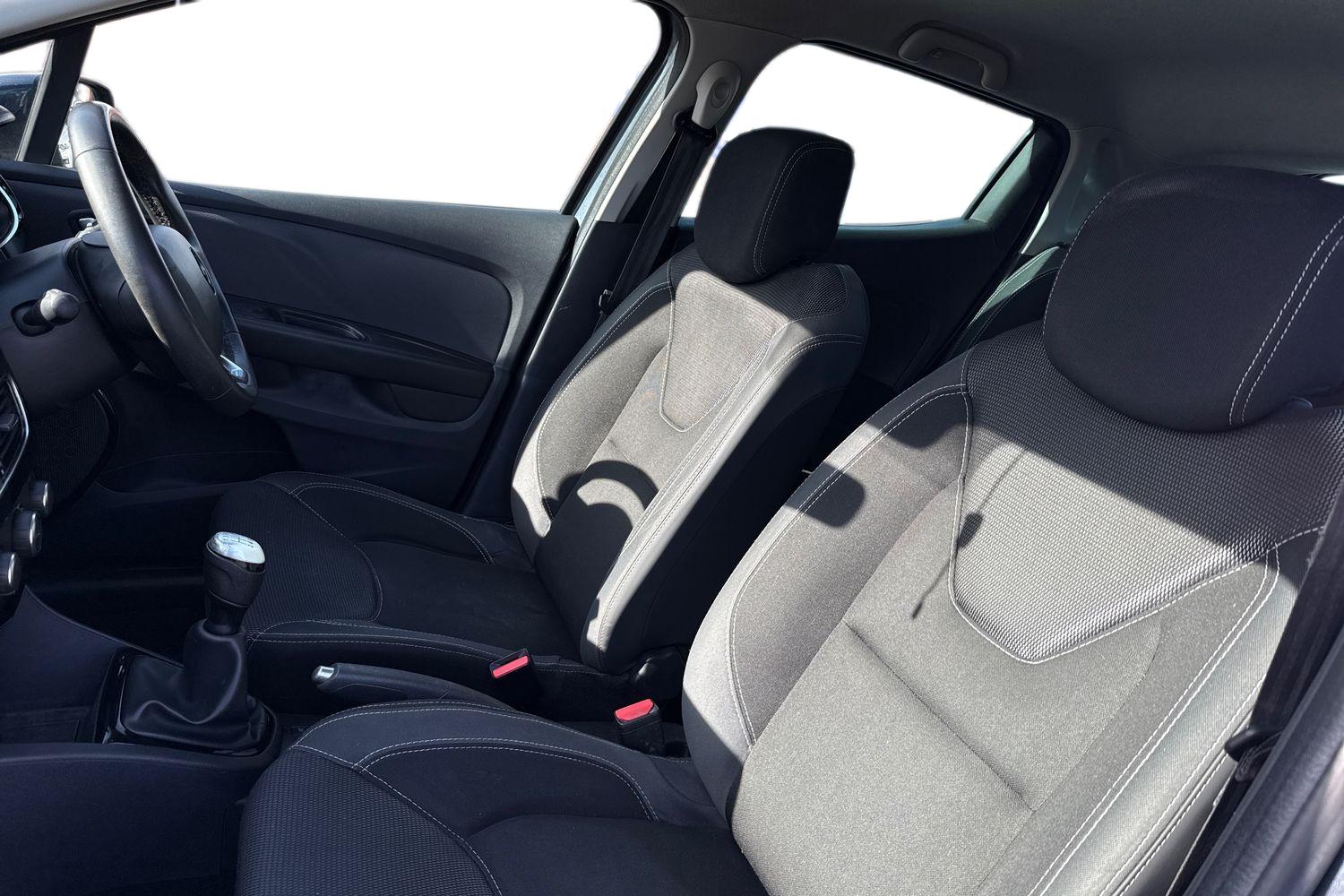 Used Renault Clio 2019 for sale - 77943759: Photo 11