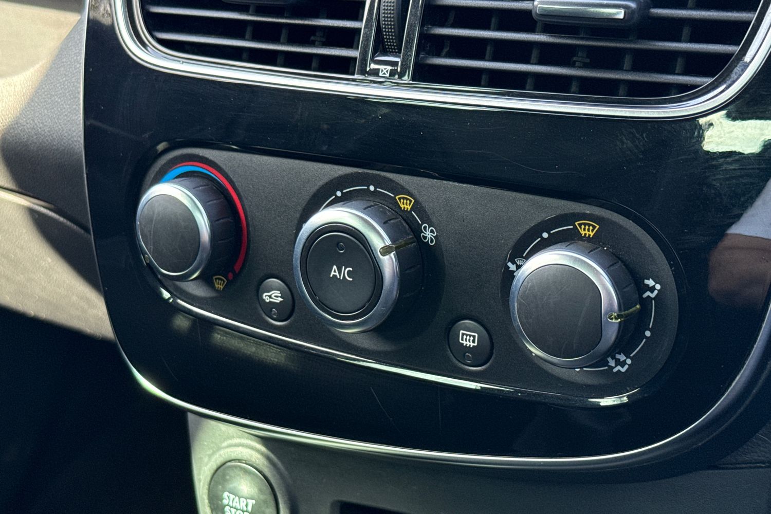 Used Renault Clio 2019 for sale - 77943759: Photo 19