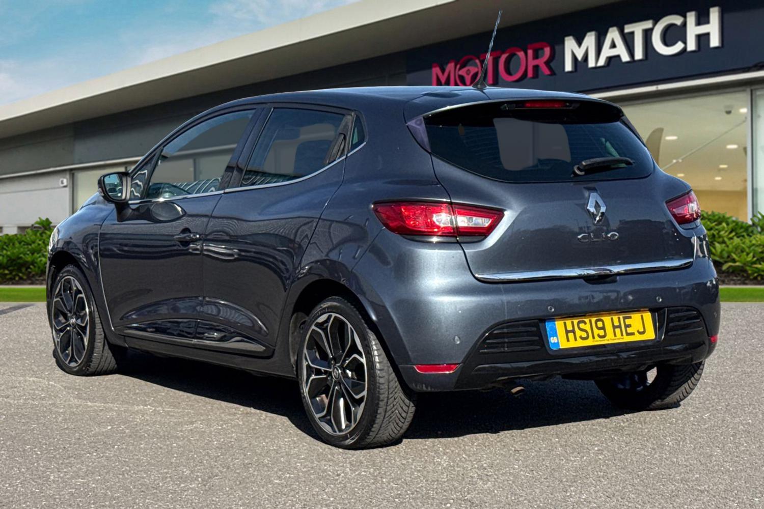 Used Renault Clio 2019 for sale - 77943759: Photo 2