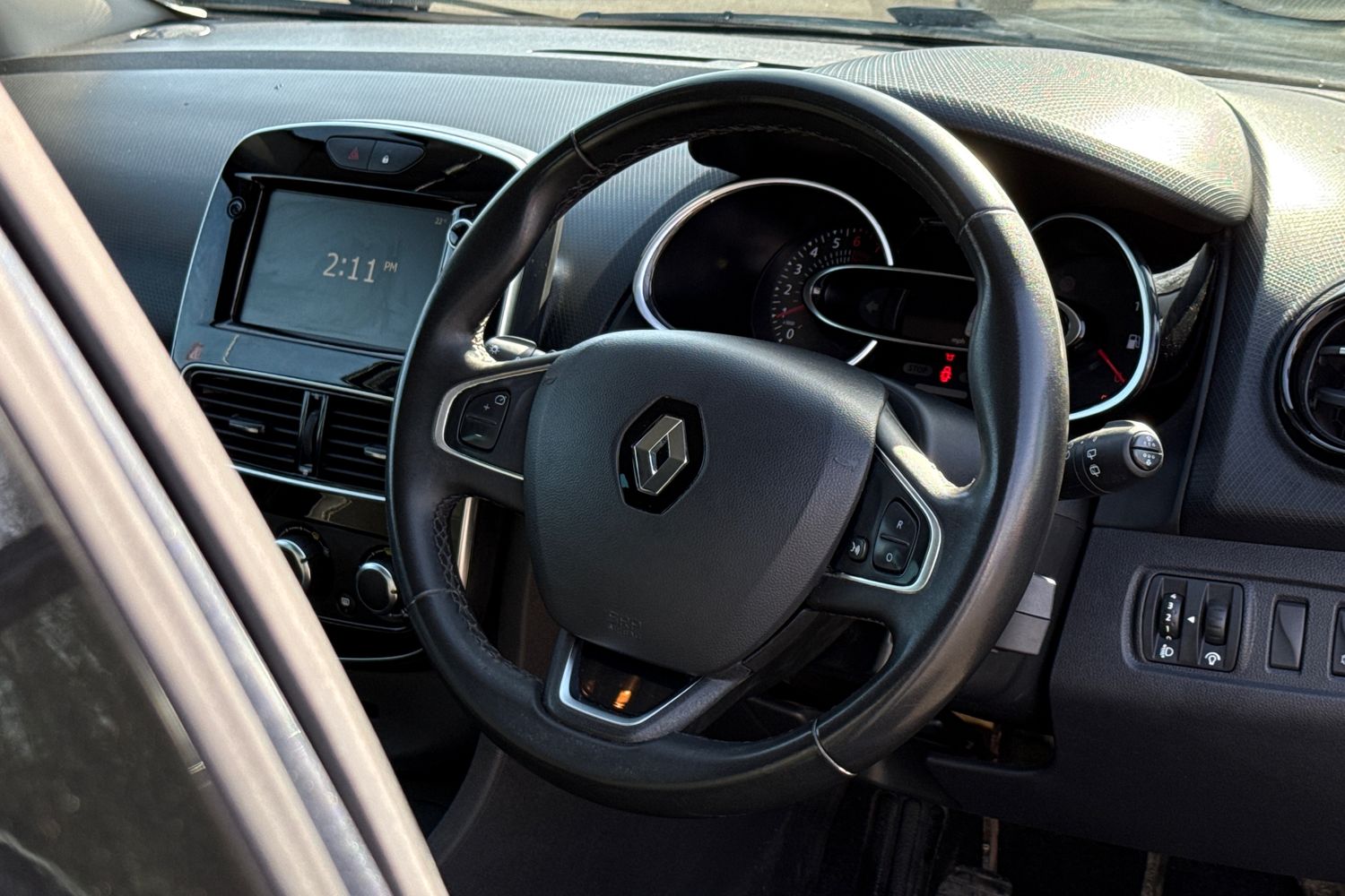 Used Renault Clio 2019 for sale - 77943759: Photo 30