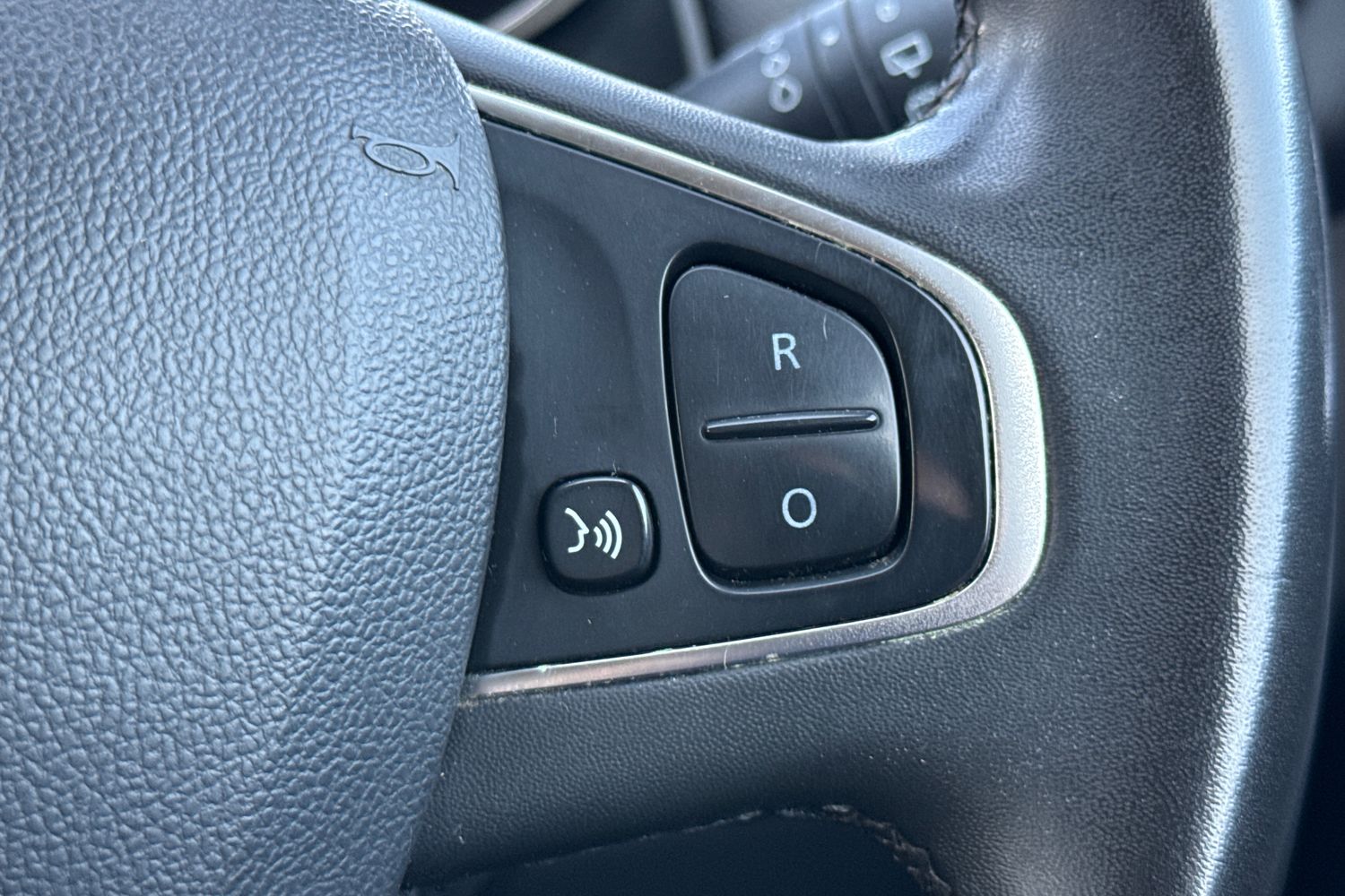 Used Renault Clio 2019 for sale - 77943759: Photo 37