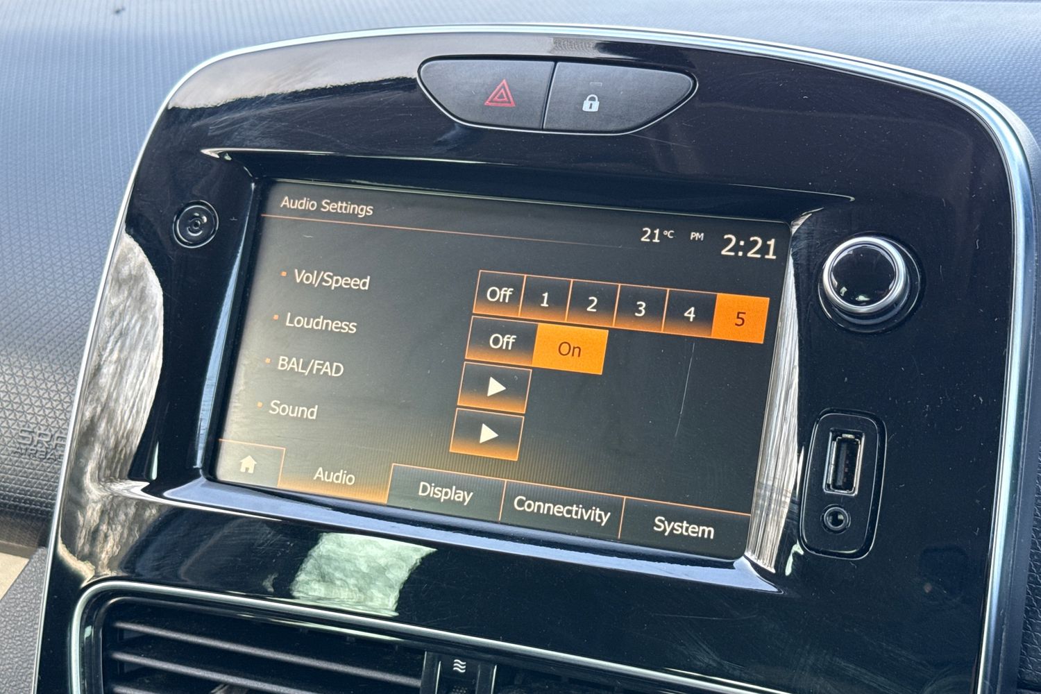 Used Renault Clio 2019 for sale - 77943759: Photo 44