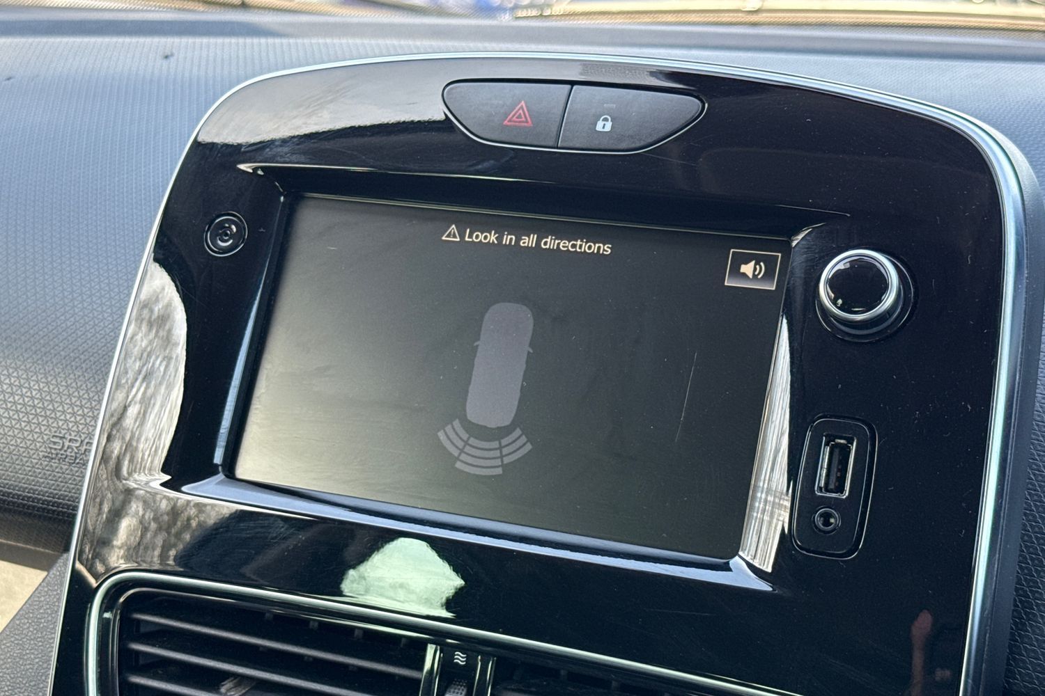 Used Renault Clio 2019 for sale - 77943759: Photo 46