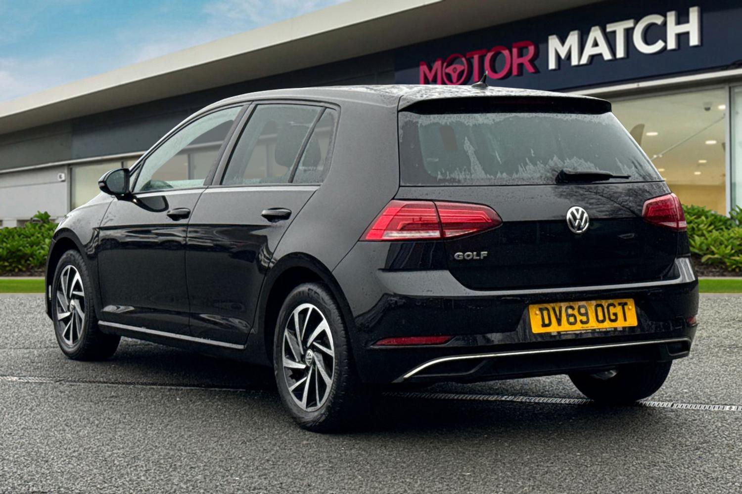 Used Volkswagen Golf 2019 for sale - 77520324: Photo 2