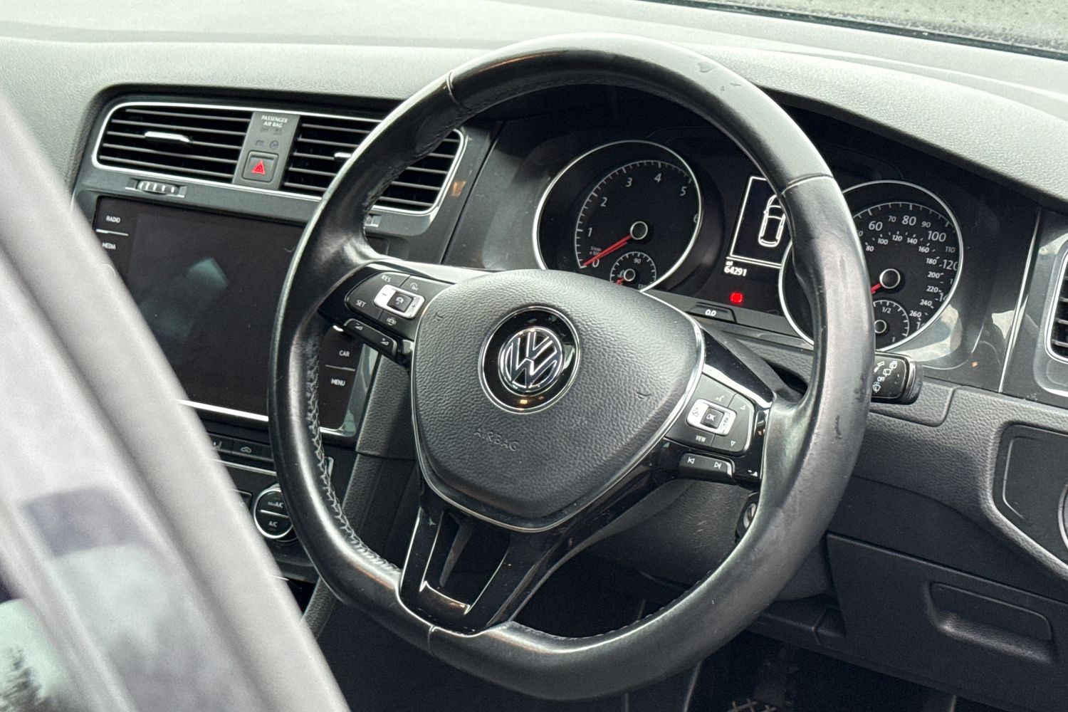 Used Volkswagen Golf 2019 for sale - 77520324: Photo 32