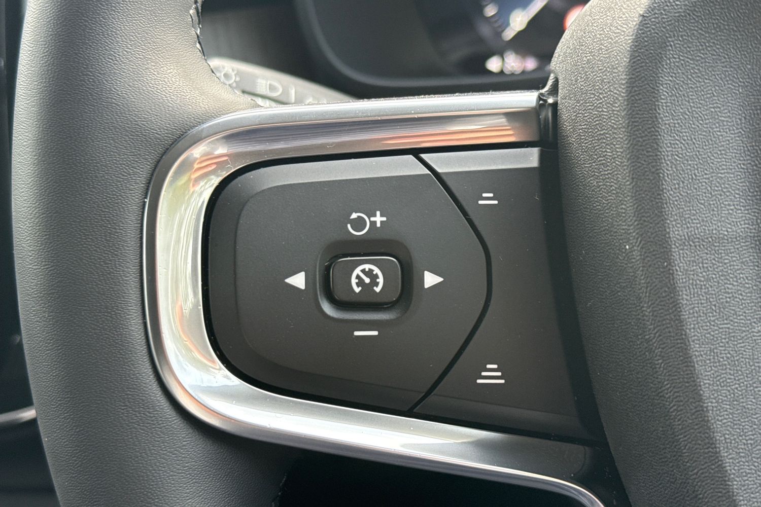 Used Volvo XC40 2021 for sale - 76353191: Photo 38