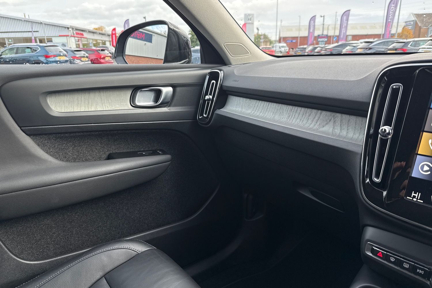Used Volvo XC40 2021 for sale - 76353191: Photo 42