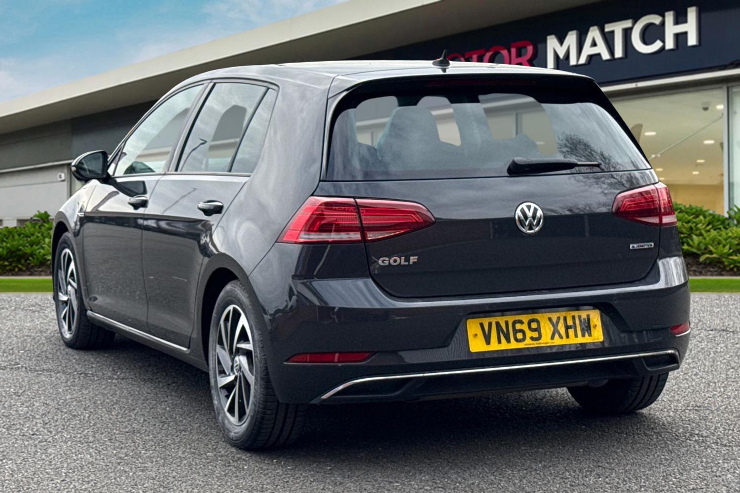 Used Volkswagen Golf 2019 for sale - 77989549: Photo 2