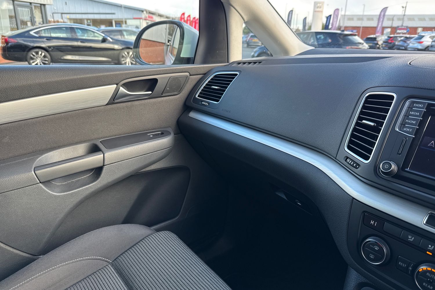 Used Volkswagen Sharan 2018 for sale - 76629790: Photo 39