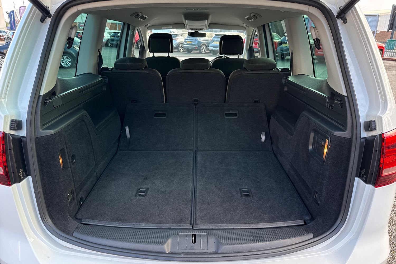 Used Volkswagen Sharan 2018 for sale - 76629790: Photo 6