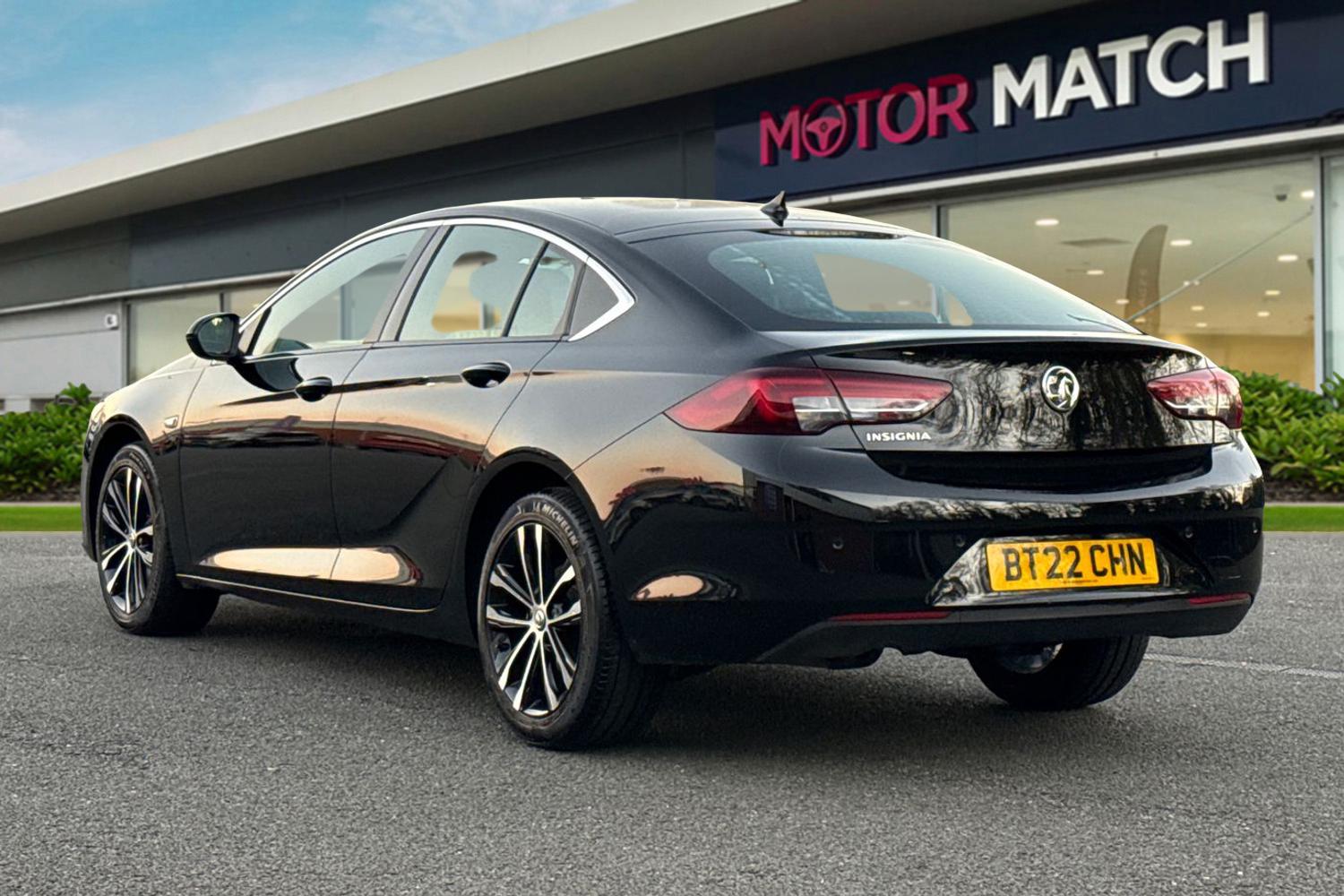 Used Vauxhall Insignia 2022 for sale - 76610907: Photo 2
