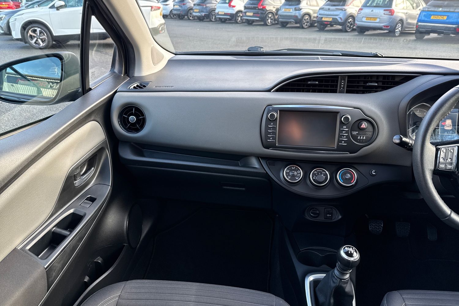 Used Toyota Yaris 2018 for sale - 77211565: Photo 19