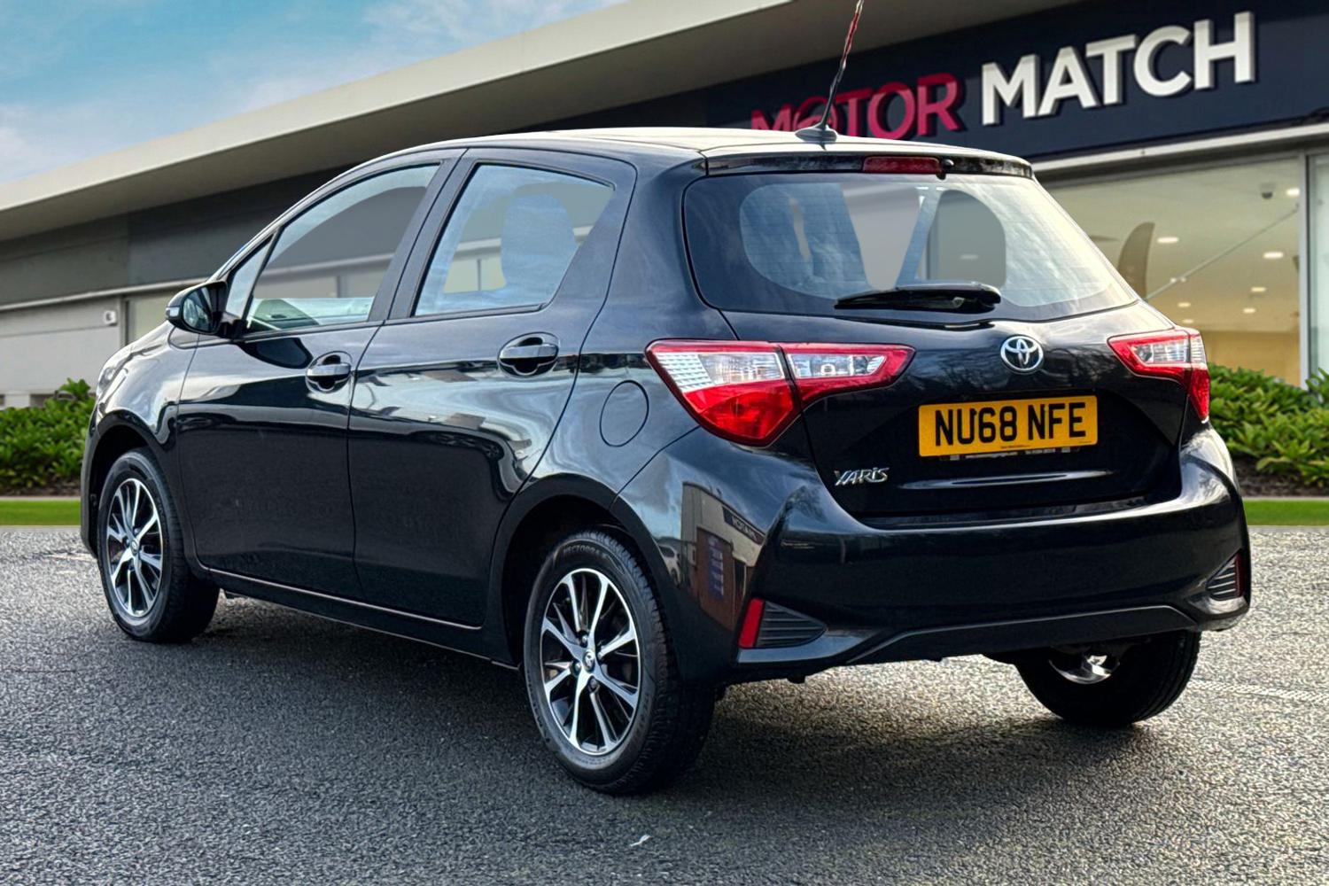 Used Toyota Yaris 2018 for sale - 77211565: Photo 2