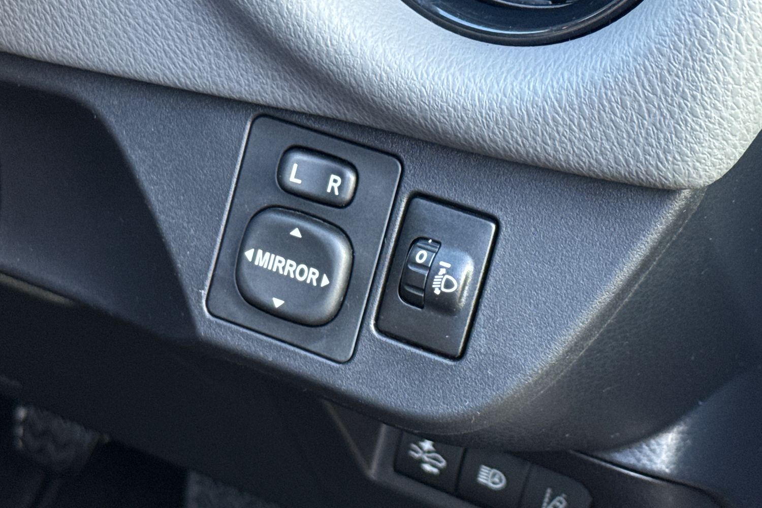 Used Toyota Yaris 2018 for sale - 77211565: Photo 29