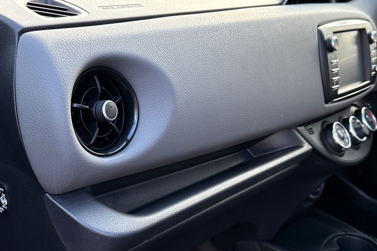 Used Toyota Yaris 2018 for sale - 77211565: Photo 35