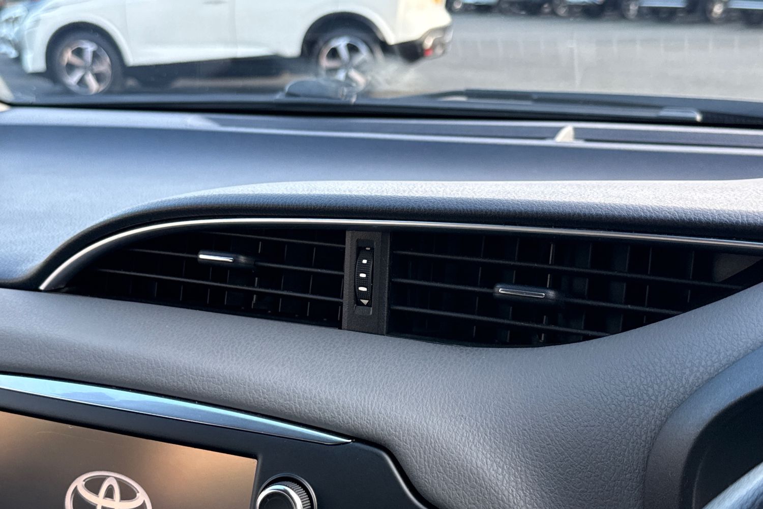 Used Toyota Yaris 2018 for sale - 77211565: Photo 40