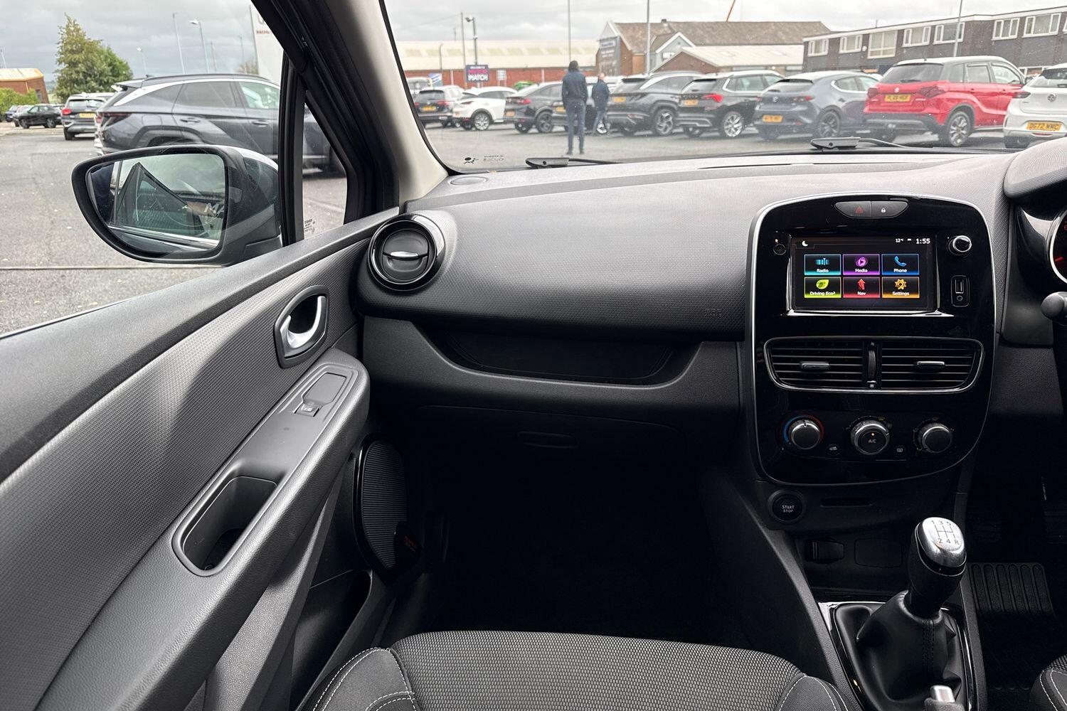 Used Renault Clio 2019 for sale - 76480929: Photo 14