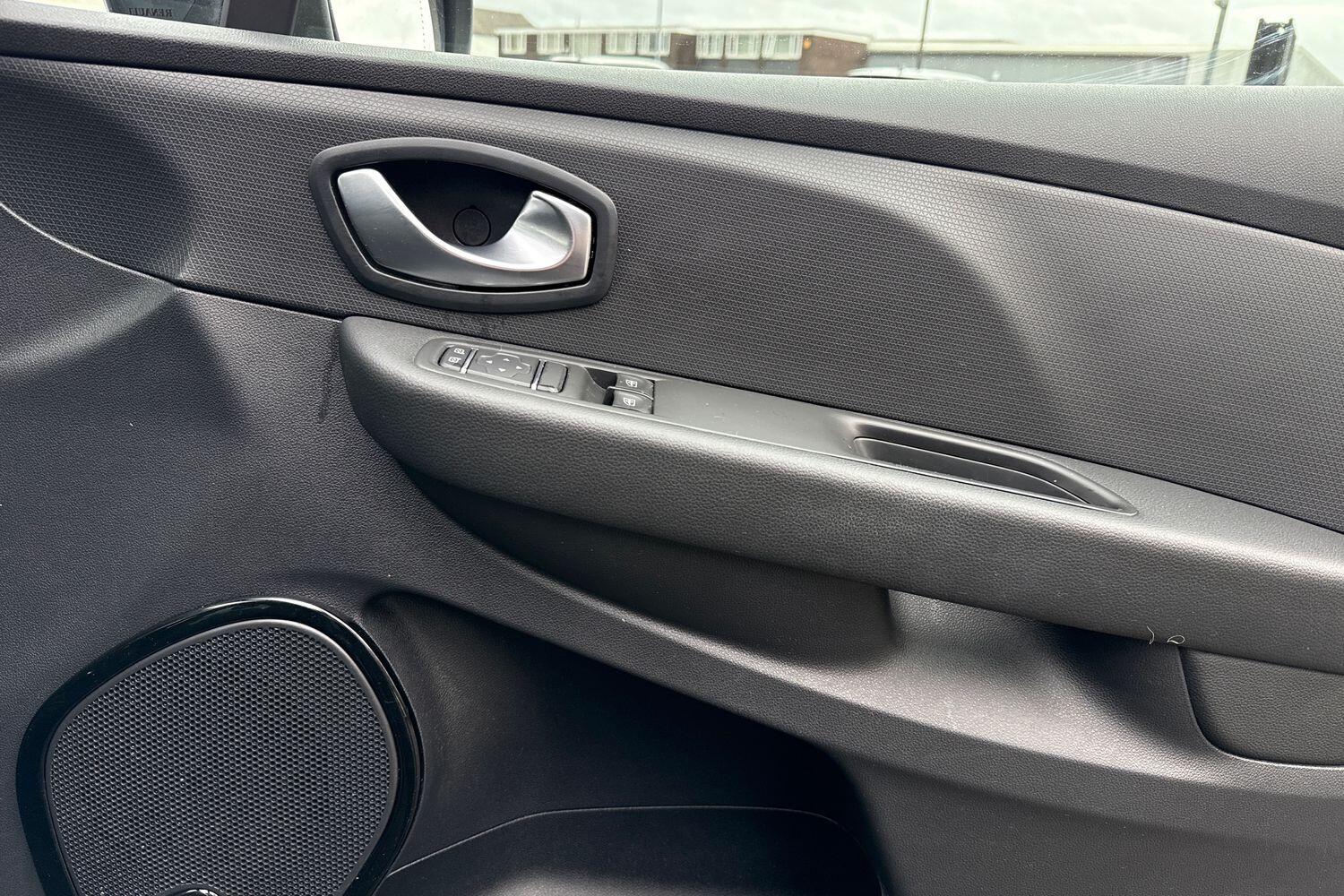 Used Renault Clio 2019 for sale - 76480929: Photo 17