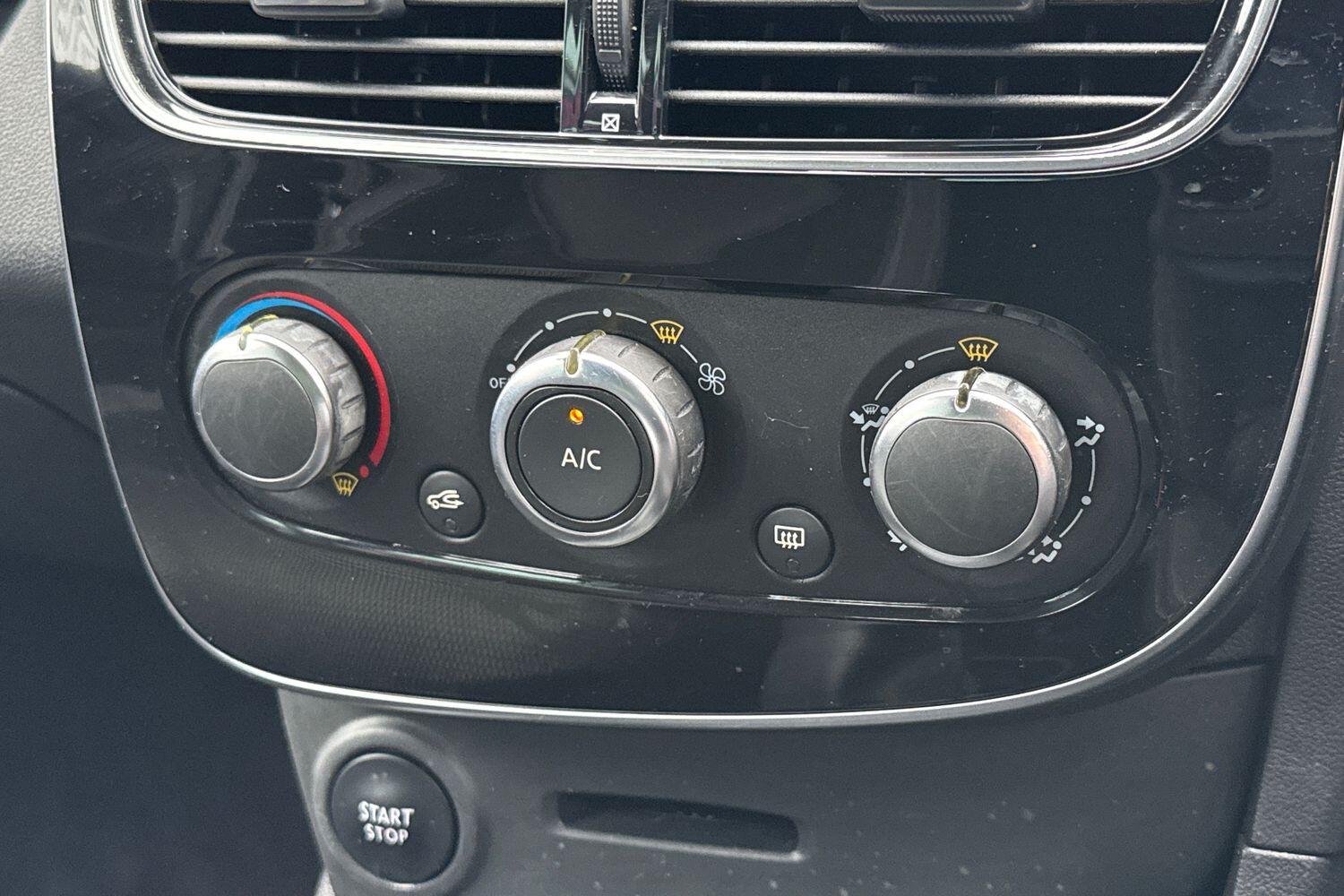 Used Renault Clio 2019 for sale - 76480929: Photo 18