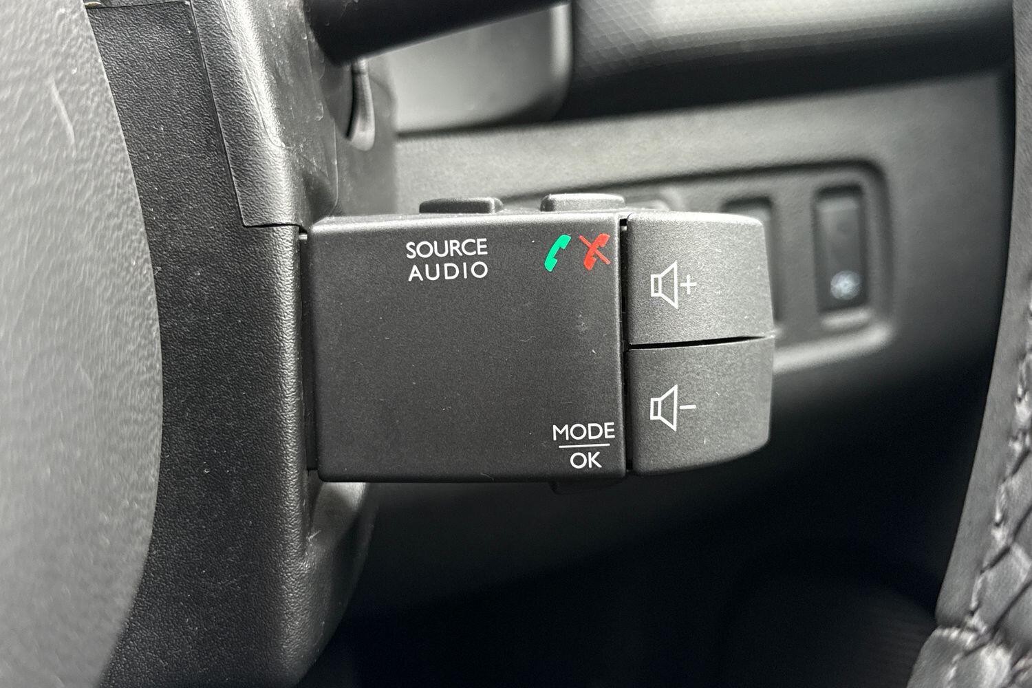 Used Renault Clio 2019 for sale - 76480929: Photo 30