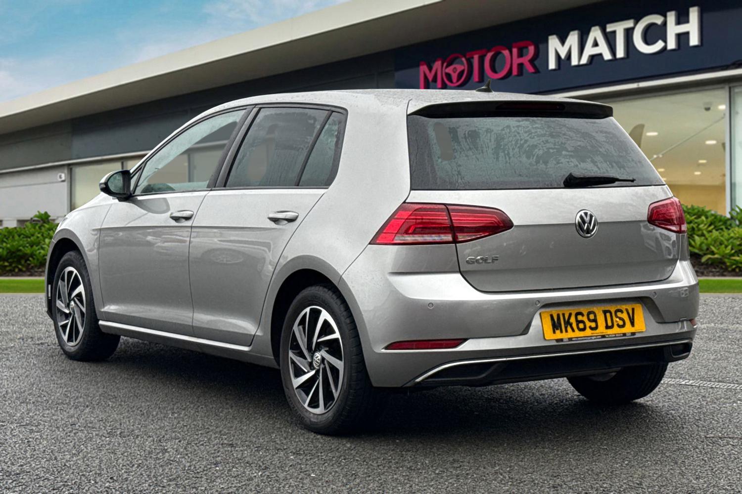 Used Volkswagen Golf 2019 for sale - 77294503: Photo 2