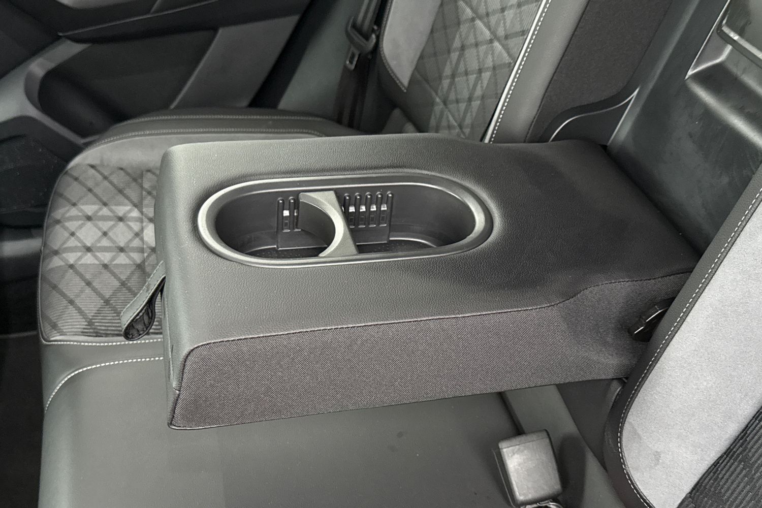 Used Volkswagen T-Roc 2024 for sale - 77500871: Photo 40