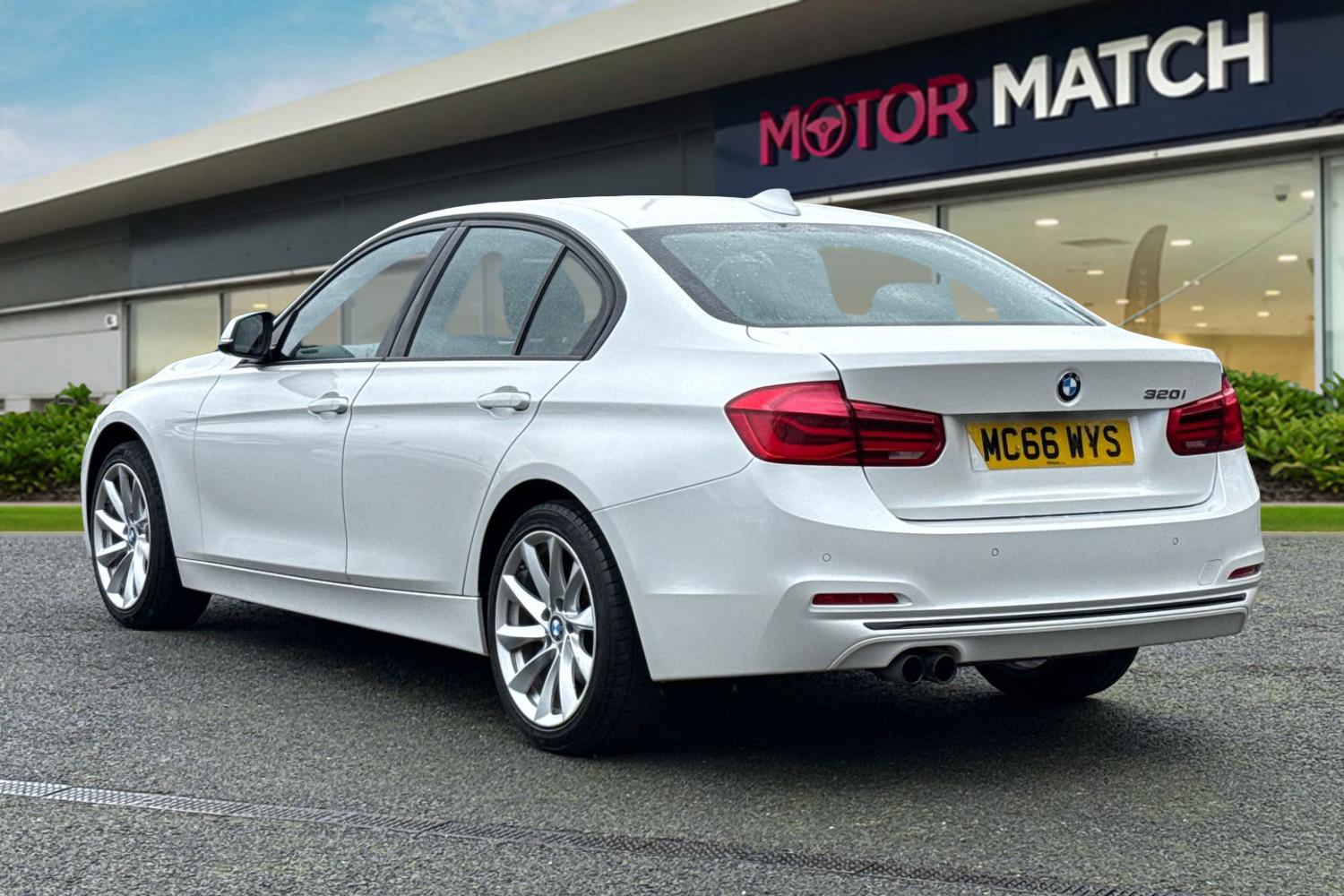 Used BMW 3 Series 2017 for sale - 77541024: Photo 2