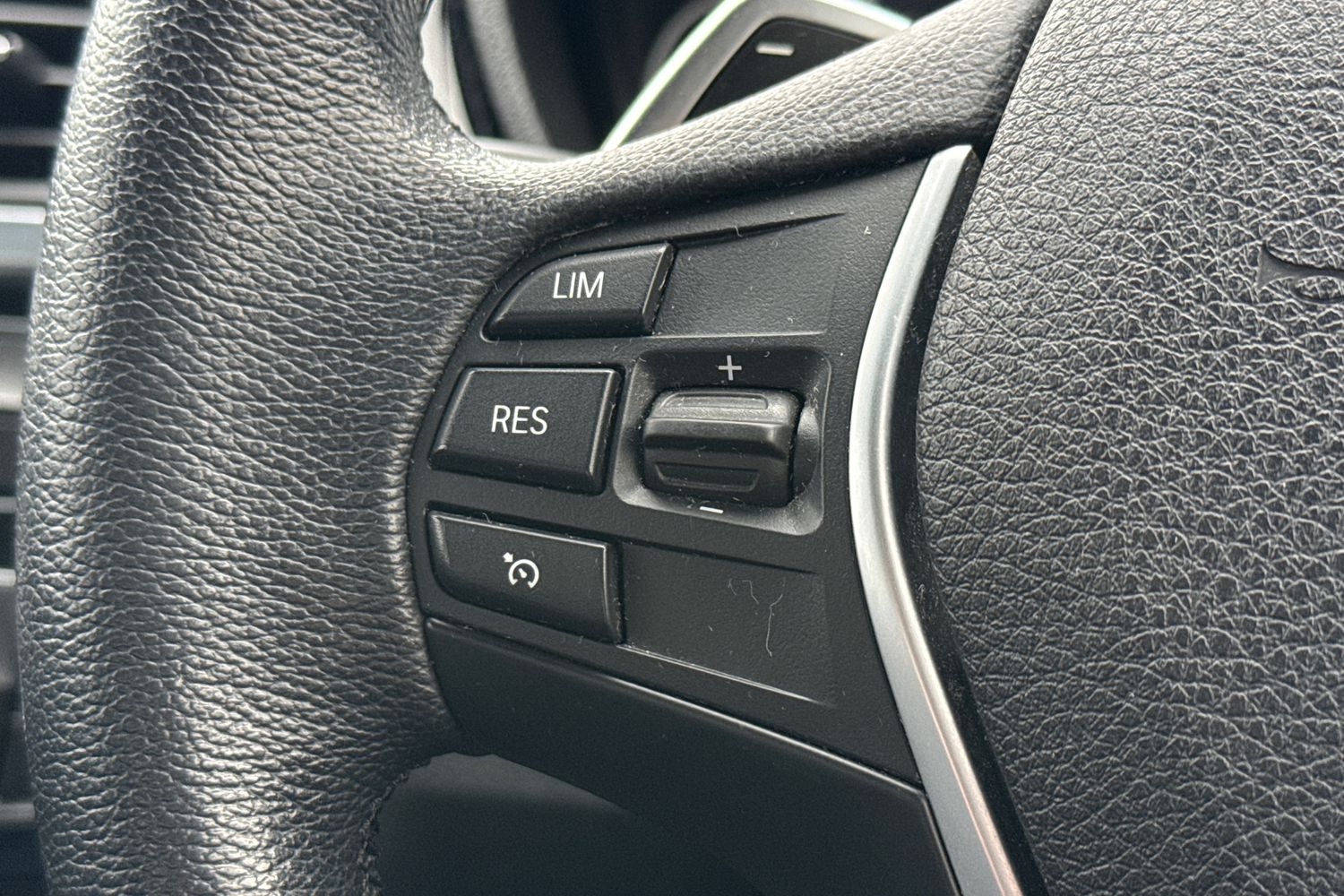 Used BMW 3 Series 2017 for sale - 77541024: Photo 38