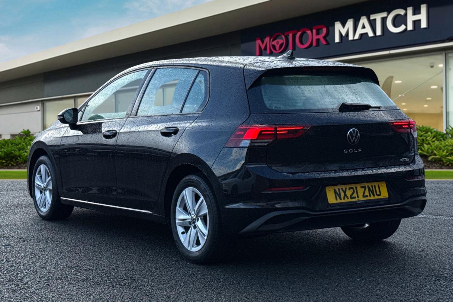 Used Volkswagen Golf 2021 for sale - 78016261: Photo 2