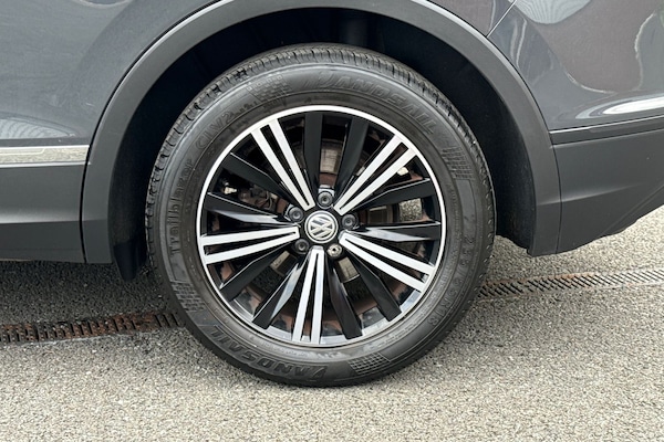 Used Volkswagen Tiguan 2018 for sale - 76232454: Photo 12
