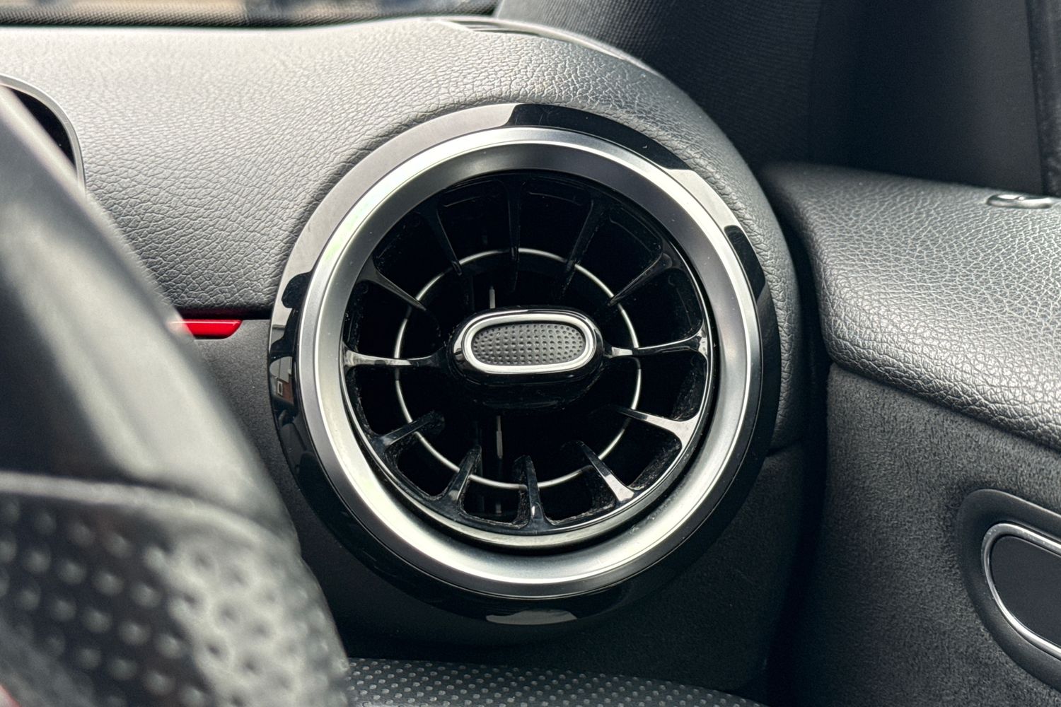 Used Mercedes-Benz A-Class 2019 for sale - 77601571: Photo 40