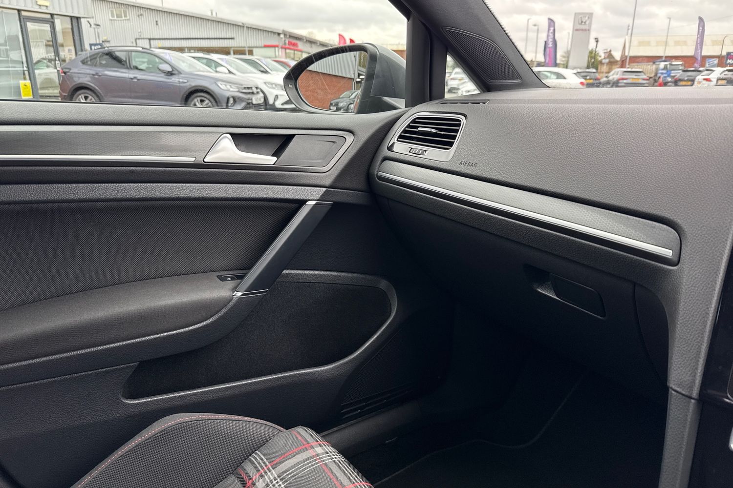 Used Volkswagen Golf 2018 for sale - 77593606: Photo 41