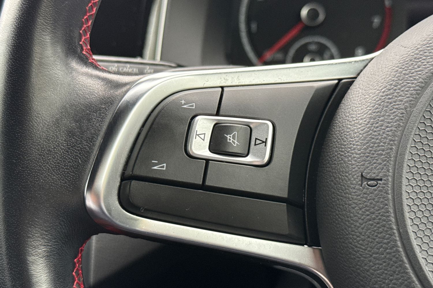 Used Volkswagen Polo 2021 for sale - 76558170: Photo 38