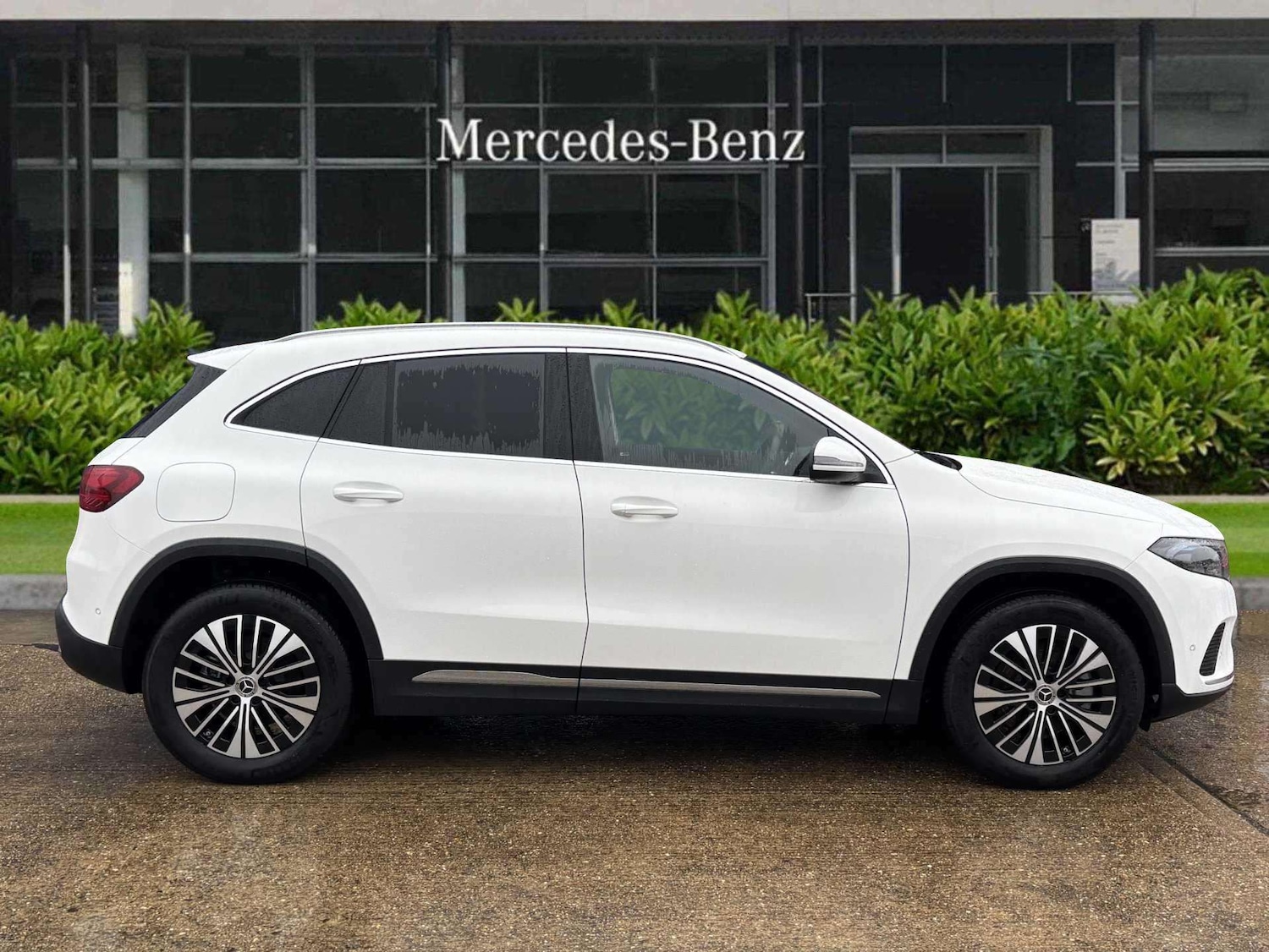 Used Mercedes-Benz EQA 2024 for sale - 77561048: Photo 2