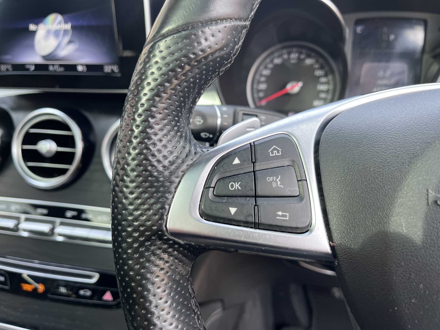 Used Mercedes-Benz GLC 2018 for sale - 76141794: Photo 22