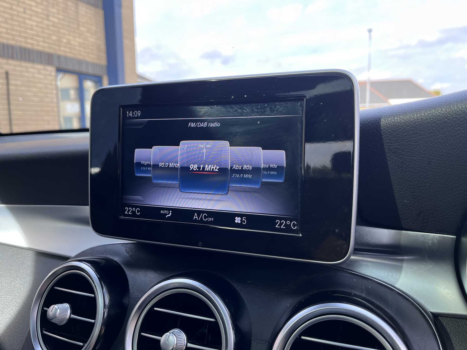 Used Mercedes-Benz GLC 2018 for sale - 76141794: Photo 32