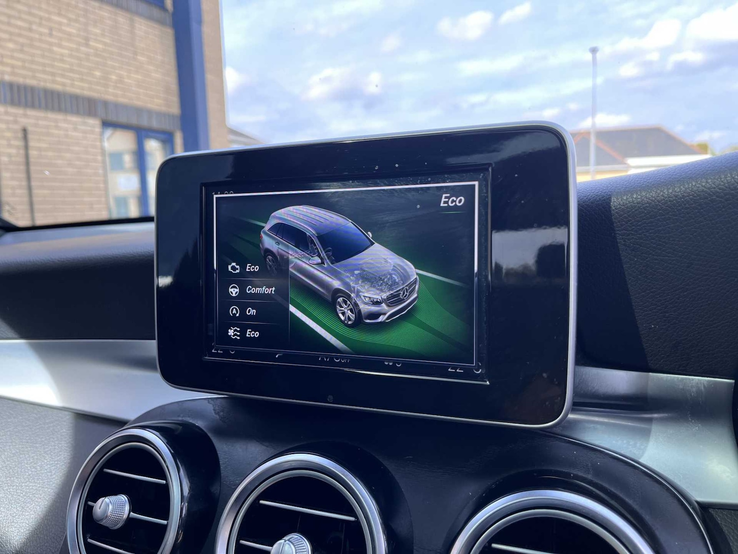 Used Mercedes-Benz GLC 2018 for sale - 76141794: Photo 33