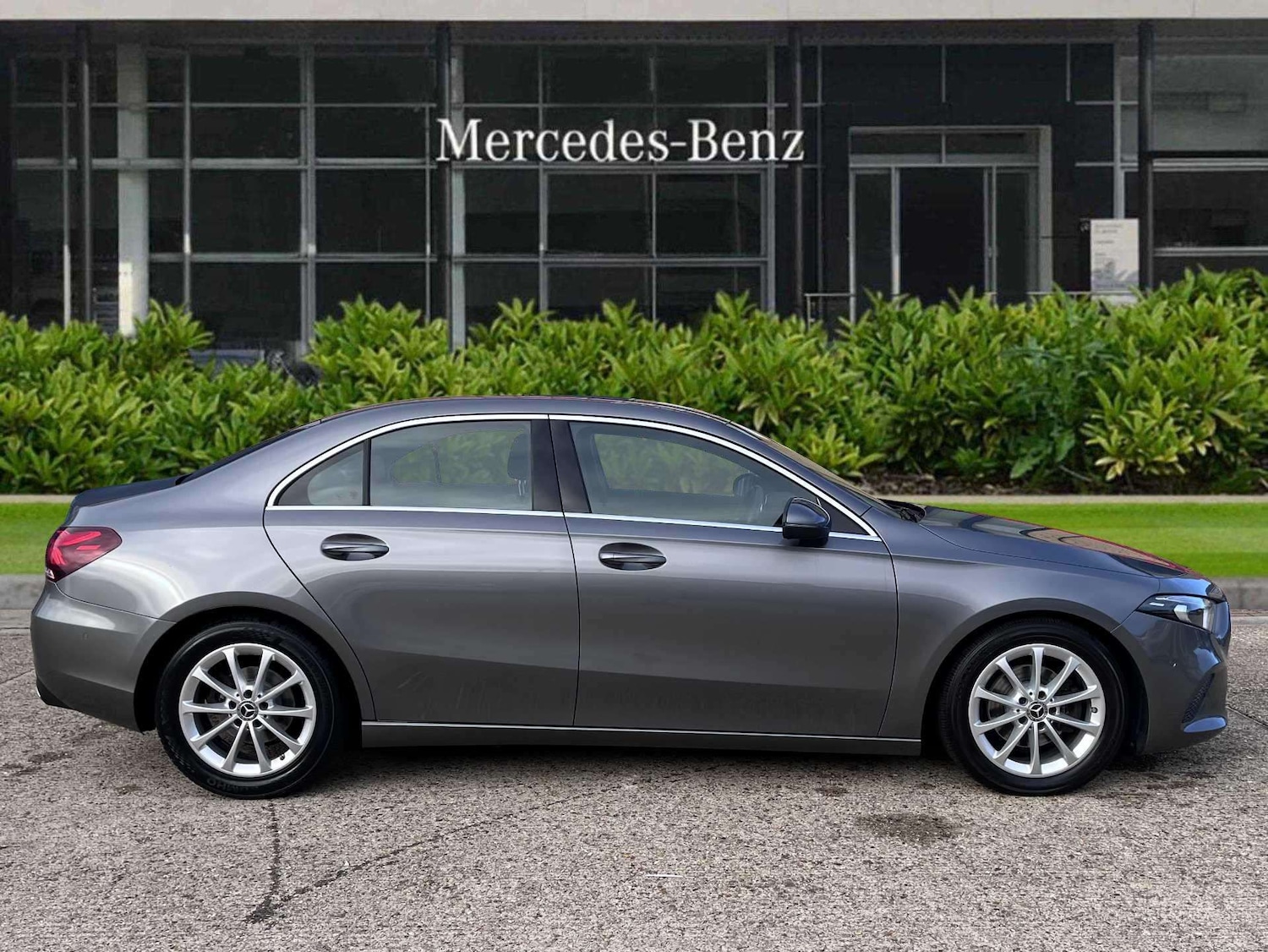 Used Mercedes-Benz A-Class 2019 for sale - 76262319: Photo 2