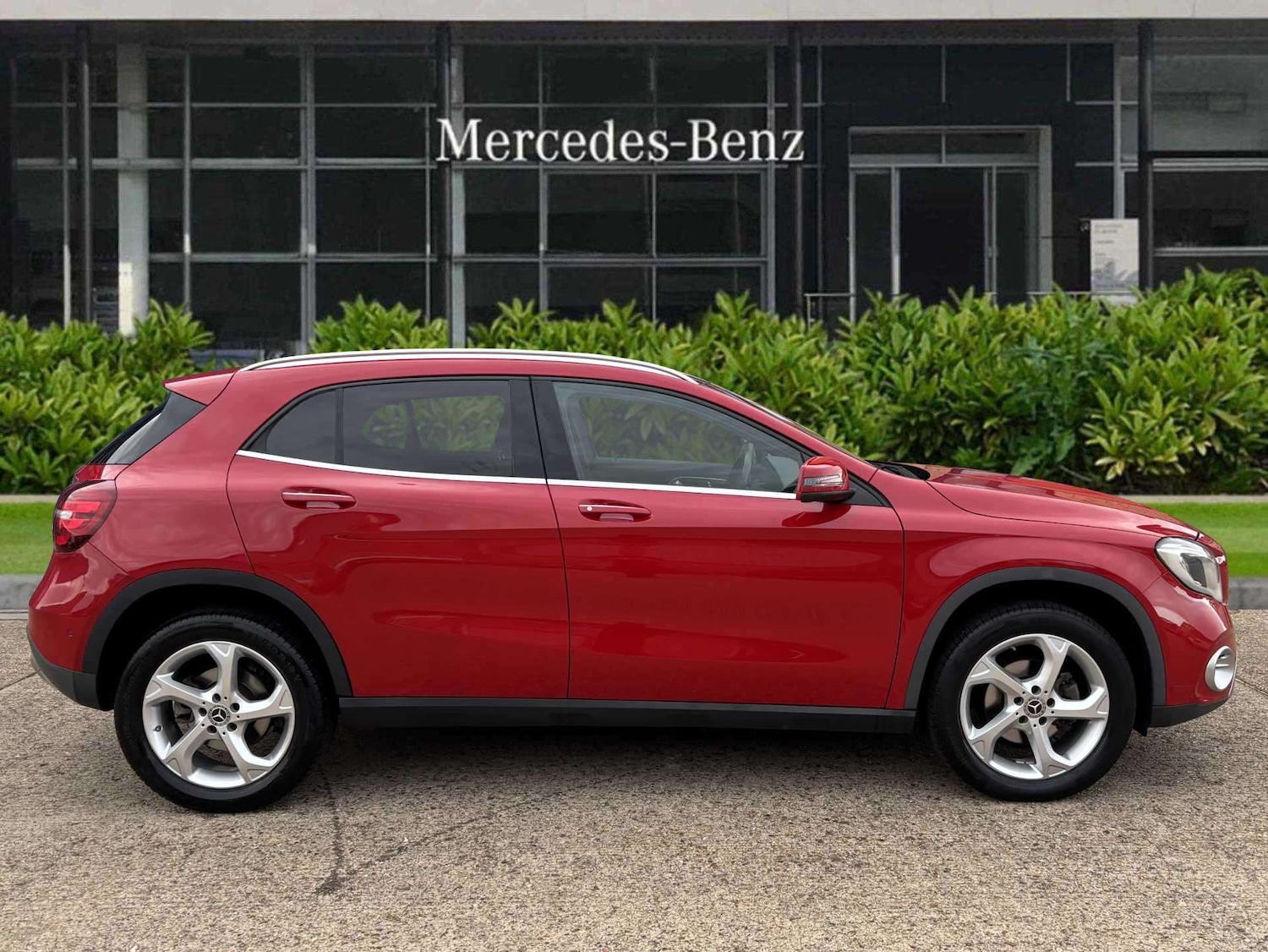 Used Mercedes-Benz GLA 2018 for sale - 76967793: Photo 2