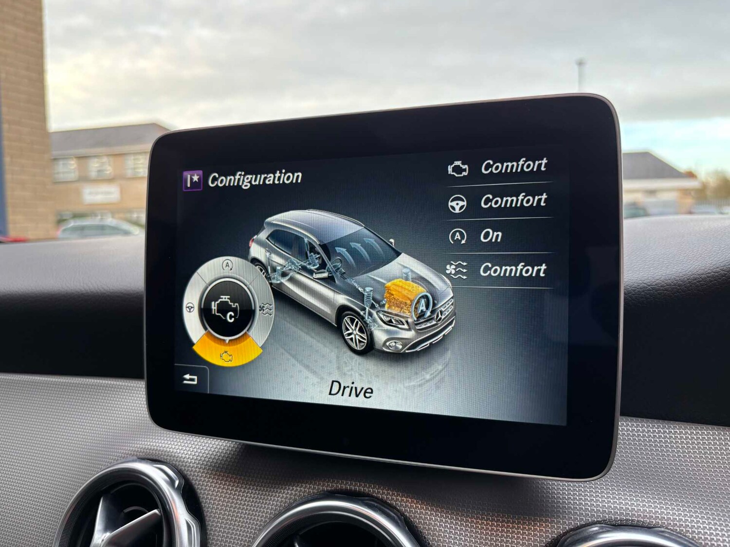 Used Mercedes-Benz GLA 2018 for sale - 76967793: Photo 33