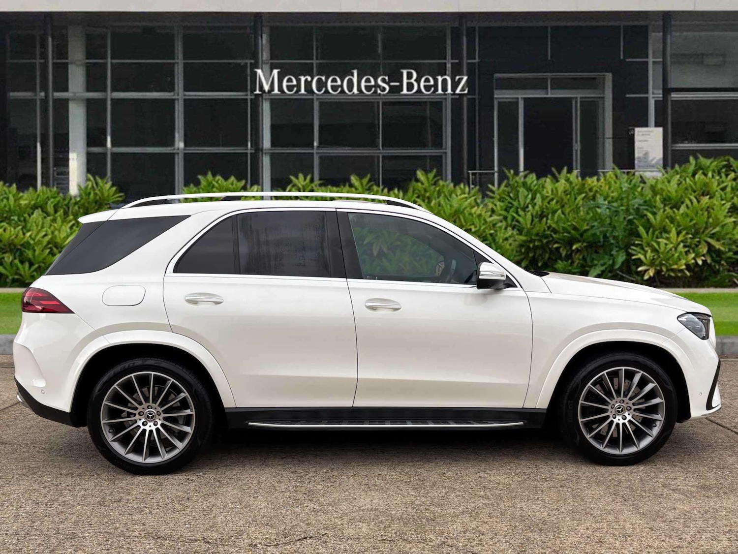 Used Mercedes-Benz GLE 2024 for sale - 76435765: Photo 2