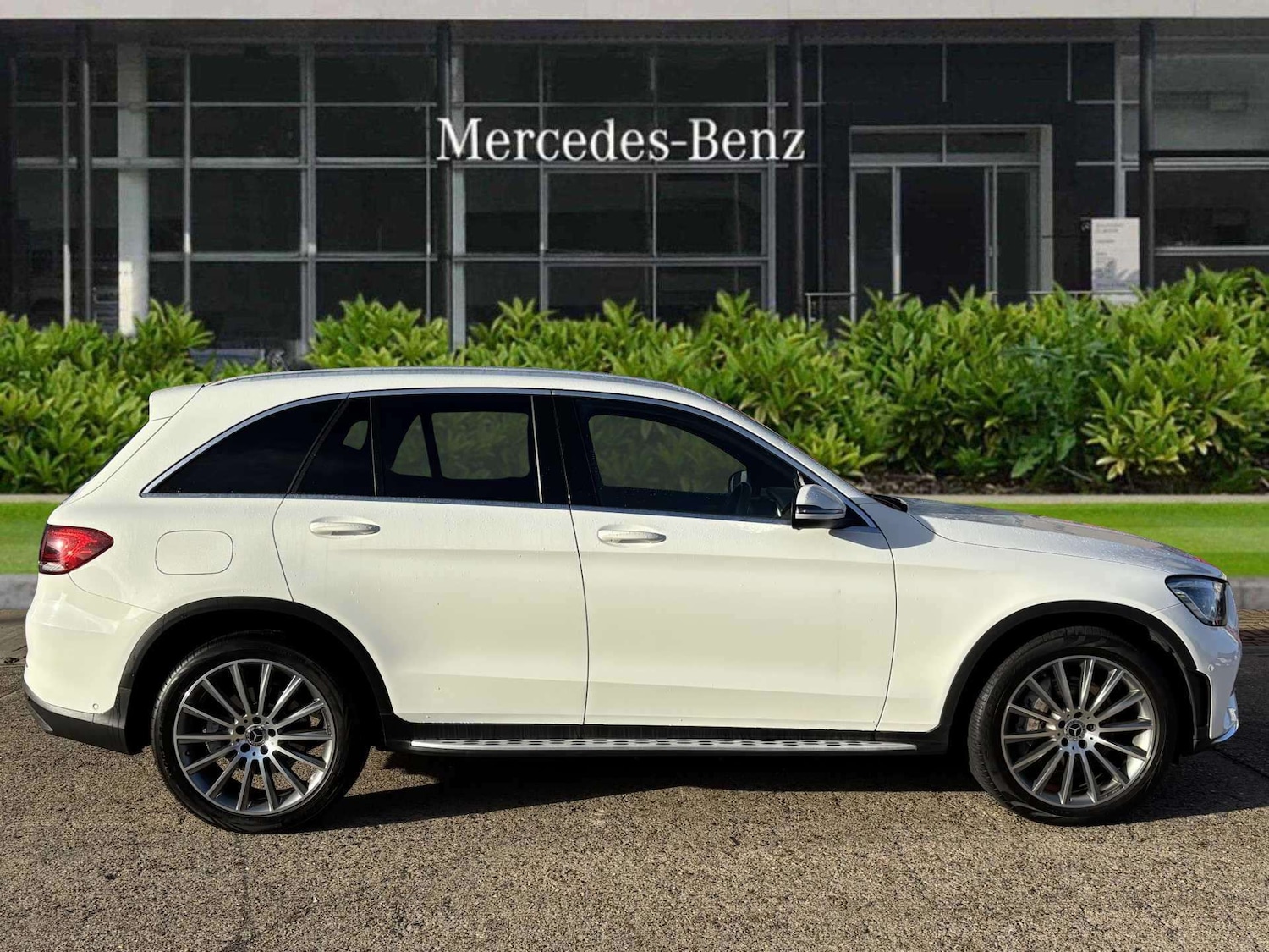 Used Mercedes-Benz GLC 2020 for sale - 78052234: Photo 2