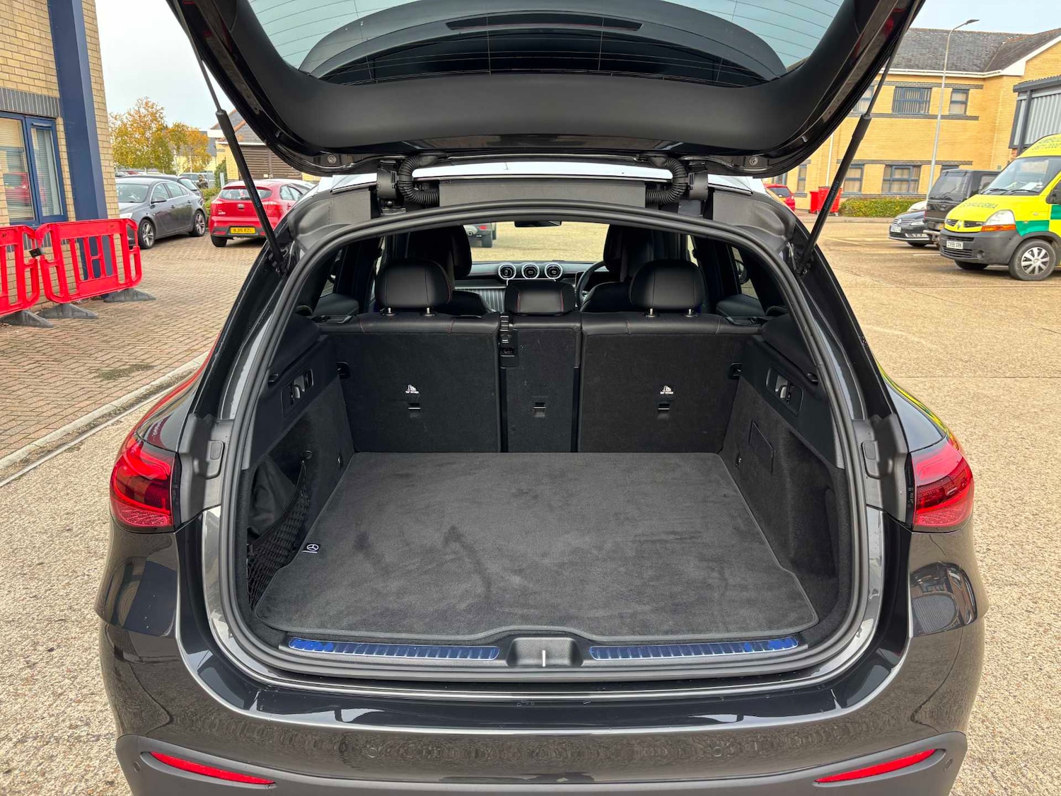 Used Mercedes-Benz GLC 2025 for sale - 76648892: Photo 16