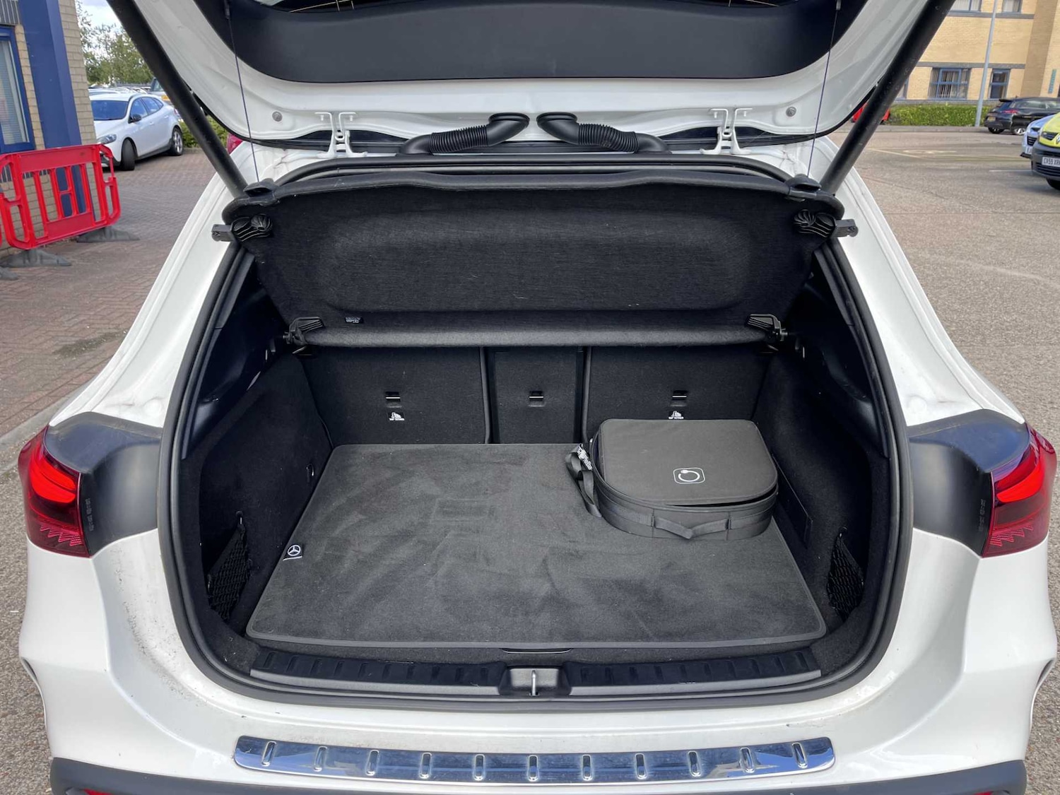 Used Mercedes-Benz EQA 2024 for sale - 76034854: Photo 16