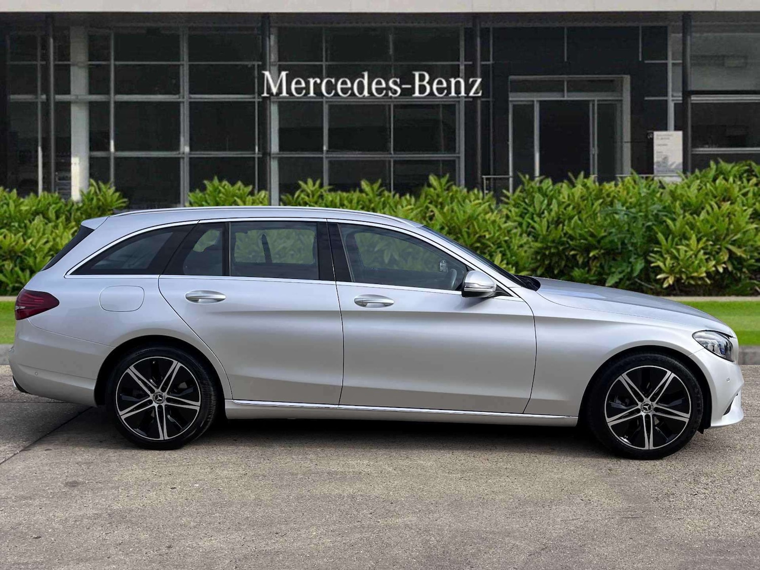 Used Mercedes-Benz C-Class 2021 for sale - 76087940: Photo 2