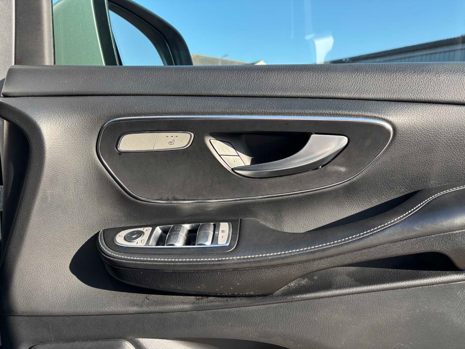 Used Mercedes-Benz V-Class 2023 for sale - 77601424: Photo 14