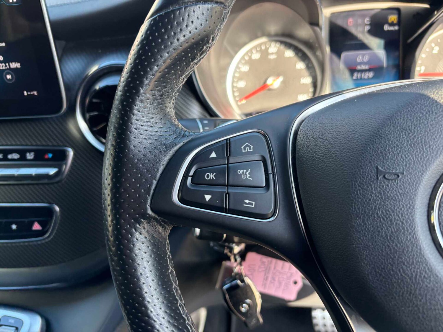 Used Mercedes-Benz V-Class 2023 for sale - 77601424: Photo 15