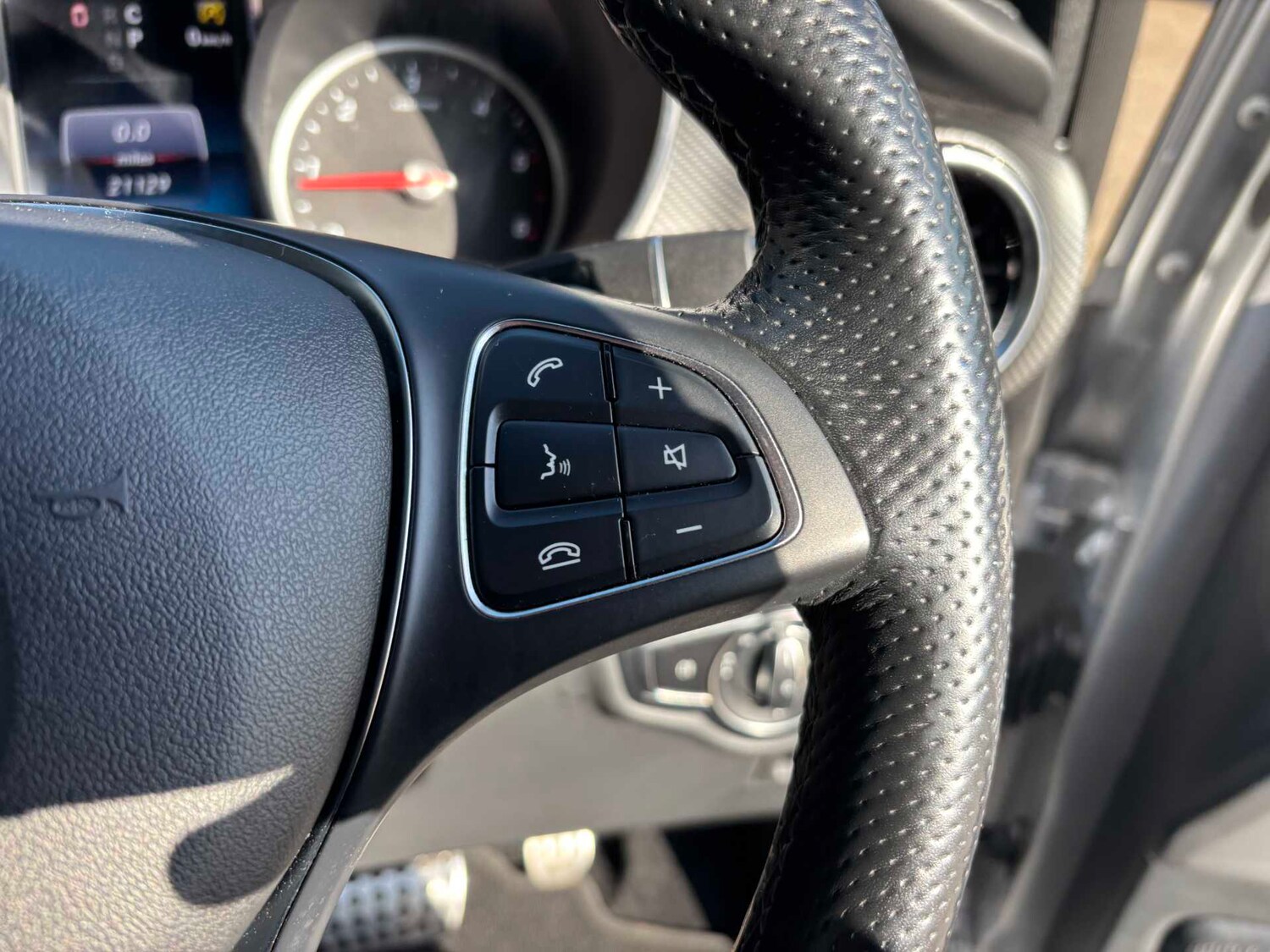 Used Mercedes-Benz V-Class 2023 for sale - 77601424: Photo 16