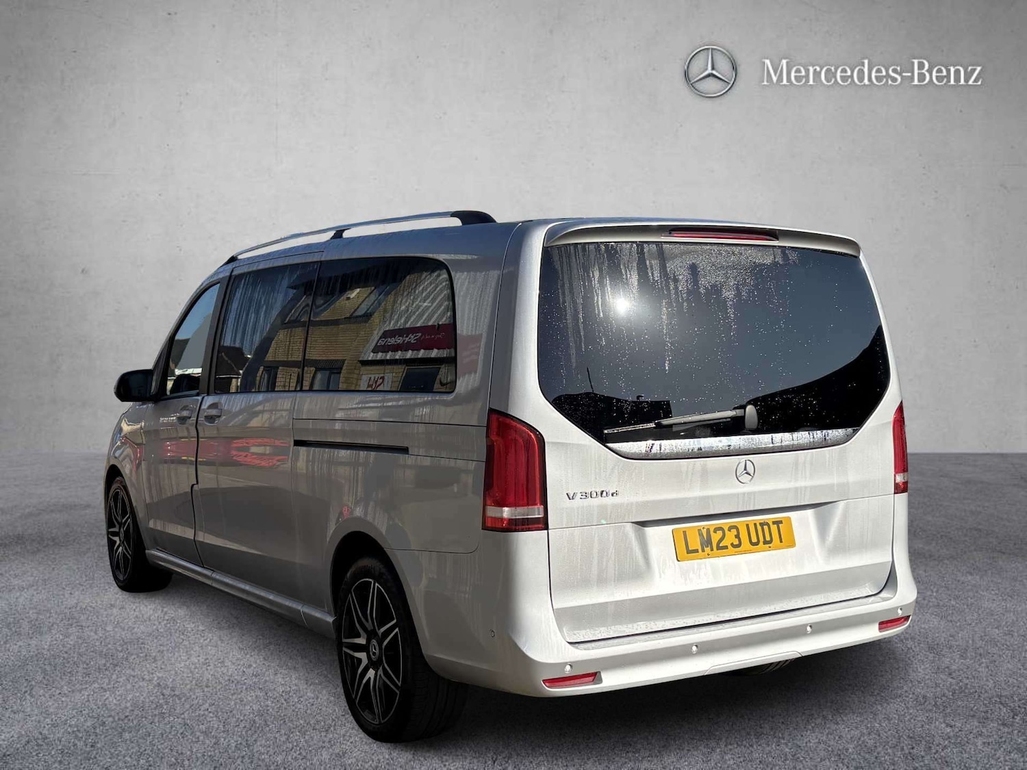 Used Mercedes-Benz V-Class 2023 for sale - 77601424: Photo 2